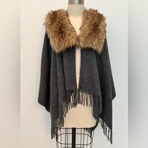 J Crew Wool Blend Cape Gray Lightweight With Faux Fox Fur Collar & Fringe OS